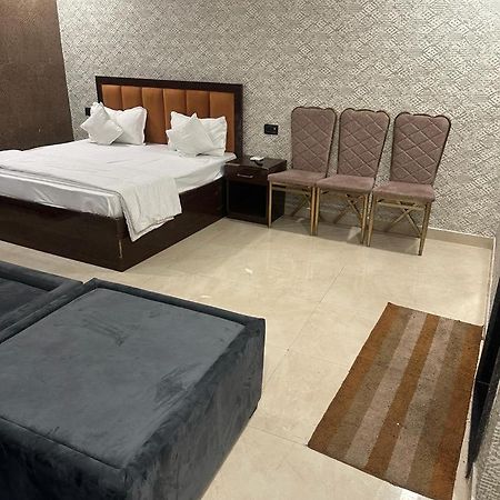 Ceremony Hotel And Banquets Faridabad Εξωτερικό φωτογραφία
